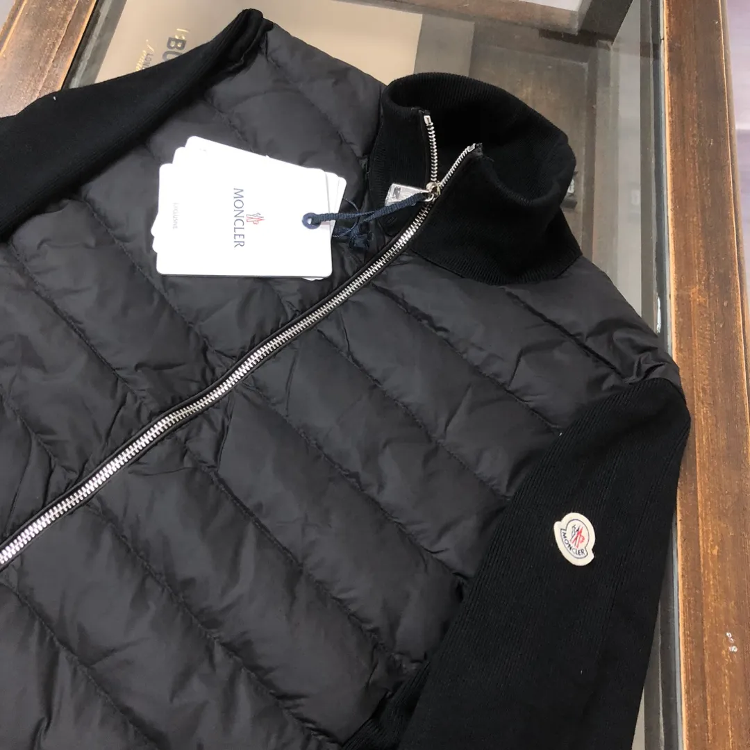 ——————💚 MON*CLER 25Ss——— New Arrival 🖤 90 H Versatile ✅ ：Black White Pink Size：S M L